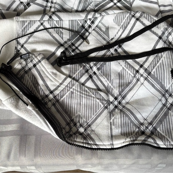 hoodiebuddie Black and White Plaid Hoodie size L Earbuds Tested Zippered - Picture 6 of 8
